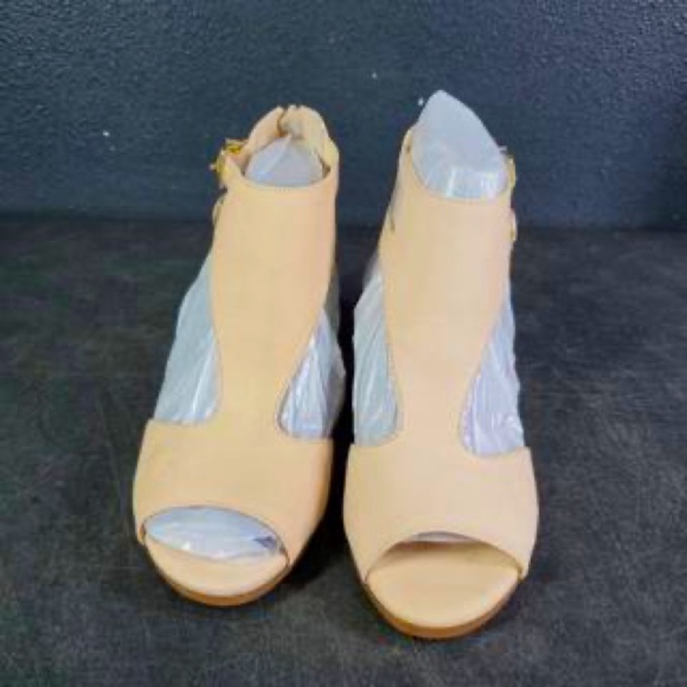 Alex Marie  Somara Color Powdered Sugar, Size 9.5 M